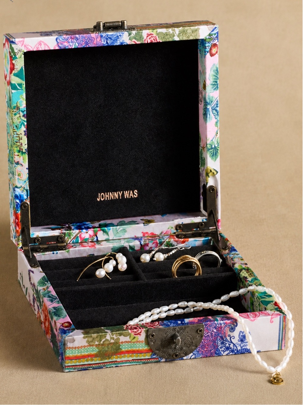 Johnny Was Dreamer Satin Jewelry Box Earrings Rings‎ Necklaces Bracelets